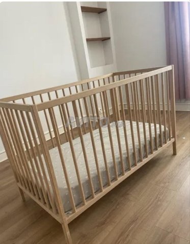 Lit bébé neuf