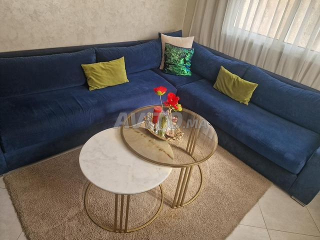 Grand salon bleu spacieux confortable 2m70 sur 3m