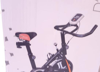 دراجة رياضية Moove & Fit جديدة