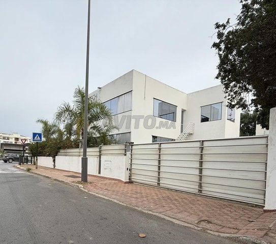 مكتب بلاتو 620 متر مربع للإيجار حي الرياض