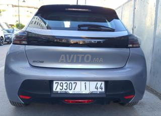 Peugeot208