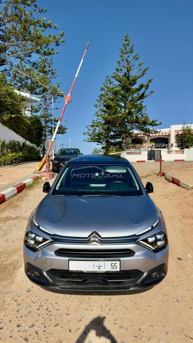 Citroën C4 2025 en bonne état 