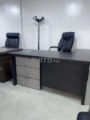 Bureau administratif moderne en bois mélaminé