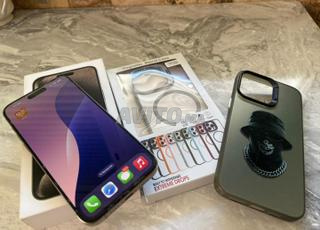 Iphone 15 Pro max titanium 94 batterie 256 Gb