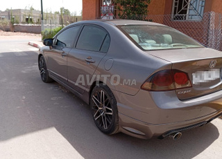 Honda Civic Essence Manuelle 2009 à Laâyoune