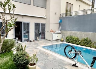 Villa vide à vendre à Hay Najah