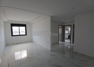 شقق من 52 متر إلى 70 متر طريق الرباط