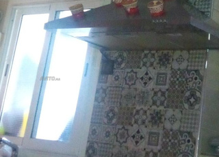 Appartement titré 32 millions négociable et ensoleillé