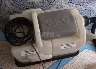 مكنسة كهربائية