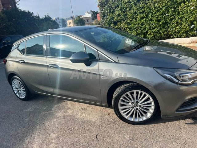 opel astra modèle 2017 