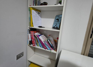 إيكيا مكتبة