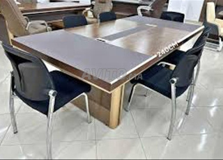 Table de réunion collaborative à TANGER