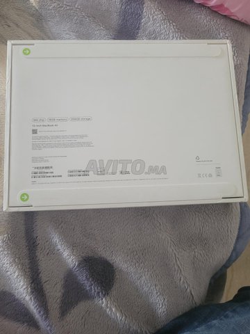 Macbook Air 13 16GB mémoire 256GB de storage