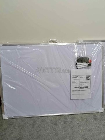 لوحة لغرفة معلوماتية مدرسية