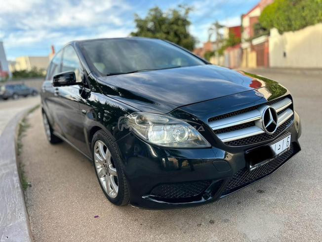 je mets en vente mercedes classe b 180