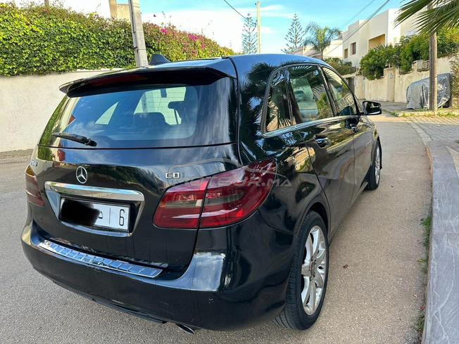 je mets en vente mercedes classe b 180