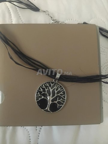 قلادة أنيقة بشكل شجرة الحياة - تصميم راقٍ وجذاب 🌳✨