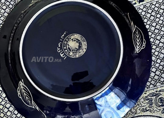 آنية قديمة من الطاووس الحر الممتاز