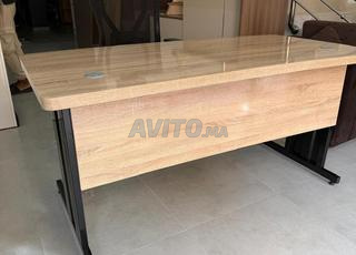 مكتب شبه معدني