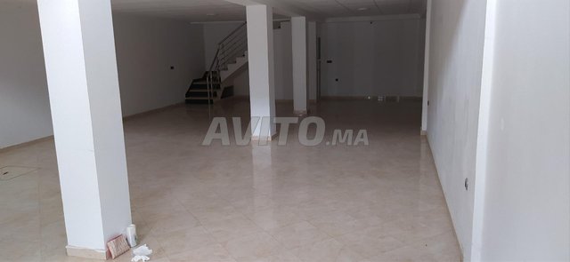 محل للمهن الحرة أو التخزين