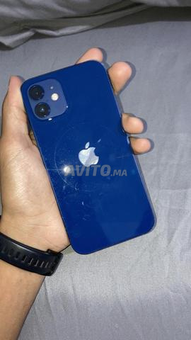iPhone 12 عادي 64 جيجابايت 79 حالة البطارية