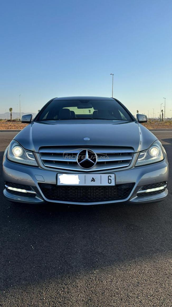 Mercedes-Benz 220 Diesel Automatique 2013 à Fès