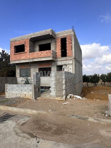 فيلا شبه جاهزة للبيع بسعر جيد جدا