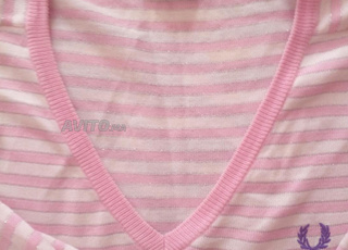 Des colliers V neufs chacun 50dh