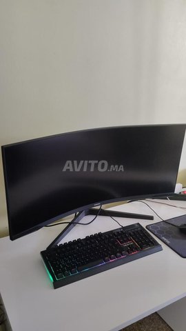 Écran incurvé état neuf Samsung Odyssey G5 34'