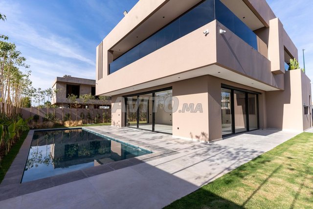 Superbe villa à Avenue M6