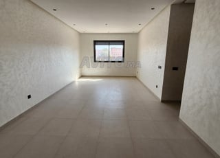 ZERO VIS A VIS, appartement moyen standing plus