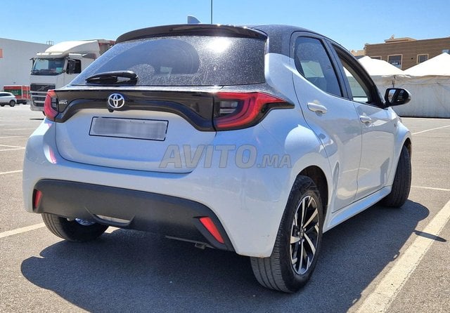 toyota yaris destanctive plus 2022