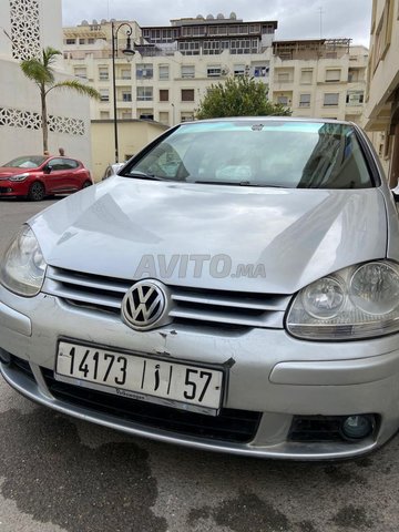 غولف 5 للبيع، ضريبة 1500 درهم في السنة.