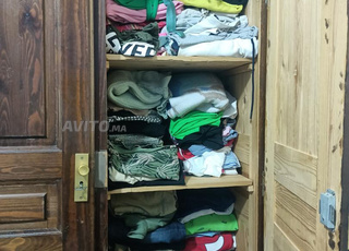 خزانة ملابس جديدة ونظيفة