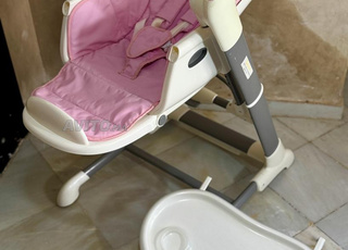 Chaise haute et balancelle 2 en 1