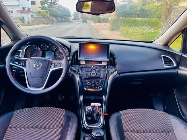 Opel Astra Diesel Manuelle 2016 à Rabat