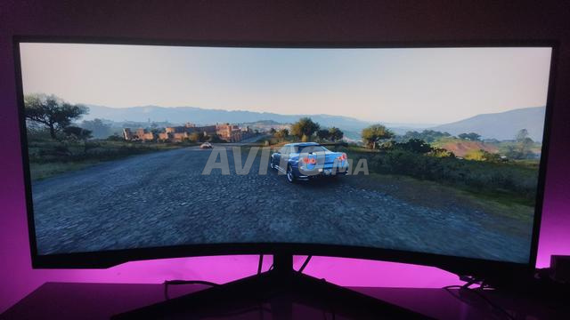شاشة حاسوب منحنية 34 بوصة بحالة جديدة Samsung Odyssey