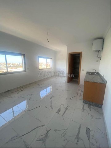 مكتب / محل تجاري للإيجار شارع الحسن الثاني