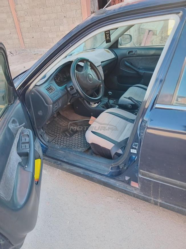 سيارة من نوع هوندا للبيع