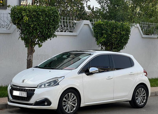 Peugeot 208 Diesel Manuelle 2017 à Salé