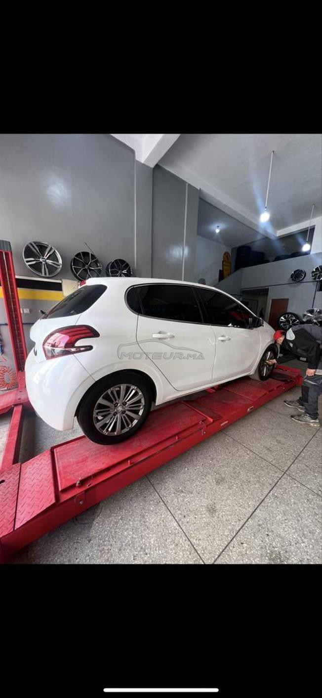 Peugeot 208 Diesel Manuelle 2017 à Salé