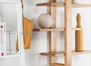 Décoration intérieure, étagère en bois