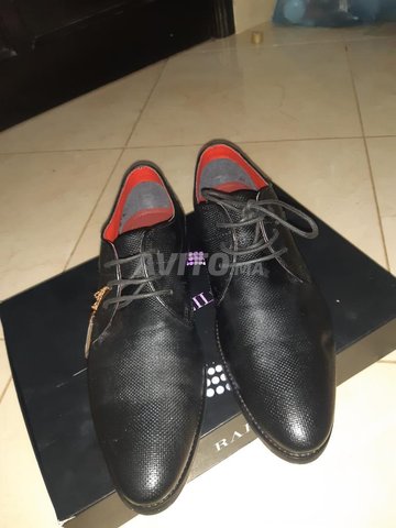 حذاء أنيق مقاس 42 جديد لي بغاه مرحبا