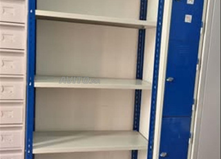 RAYONNAGE AVEC FOND ET PAROIS