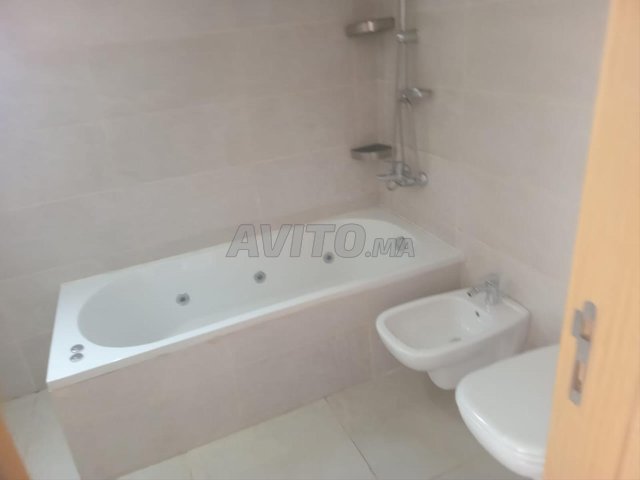 مكتب 145 م في حي الرياض