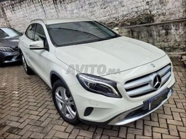 مرسيدس بنز GLA 180 موديل 2015