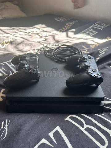 بلاي ستيشن 4 سليم مع 2 ذراع تحكم و FC25