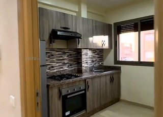 شقة مشمسة بشكل جيد