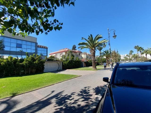 Villa à vendre Emplacement stratégique à Souriyen