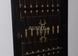 باب من الحديد صحيحة و جديدة و مخدومة مزيان